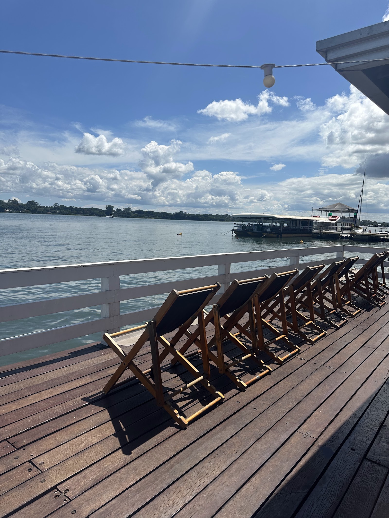 Deck do Farol com vista para o Lago Paranoá